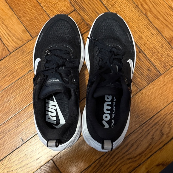 Nike Vomero ZoomX Running Shoes - Picture 4 of 5